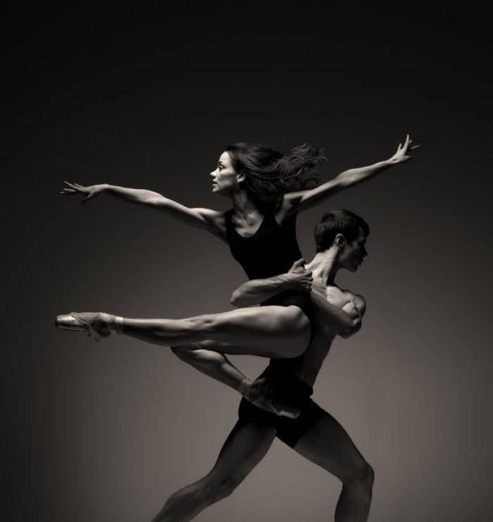 danse-contemporaine-joli-couple-en-danse-1